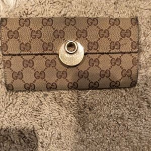 Gucci wallet